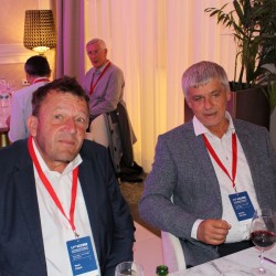 Loading...